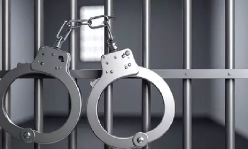 Odisha में यौन शोषण के दो अलग-अलग मामलों में दो लोगों को 20 साल की सज़ा सुनाई गई Odisha में यौन शोषण के दो अलग-अलग मामलों में दो लोगों को 20 साल की सज़ा सुनाई गई