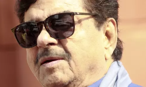 Shatrughan Sinha ने वोटर लिस्ट मुद्दे पर केंद्र और चुनाव आयोग को घेरा Shatrughan Sinha ने वोटर लिस्ट मुद्दे पर केंद्र और चुनाव आयोग को घेरा