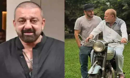 Sanjay Dutt सलमान खान के पिता से मिलने लीलावती हॉस्पिटल पहुंचे Sanjay Dutt सलमान खान के पिता से मिलने लीलावती हॉस्पिटल पहुंचे