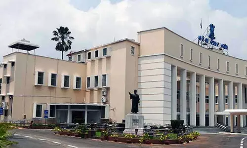 Bhubaneswar: धान खरीद को लेकर विपक्ष ने विधानसभा में हंगामा किया, सदन शाम 4 बजे तक स्थगित Bhubaneswar: धान खरीद को लेकर विपक्ष ने विधानसभा में हंगामा किया, सदन शाम 4 बजे तक स्थगित