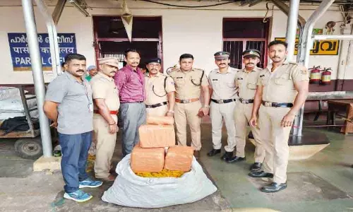 Kerala; रेलवे स्टेशन से 38 किलो गांजा जब्त