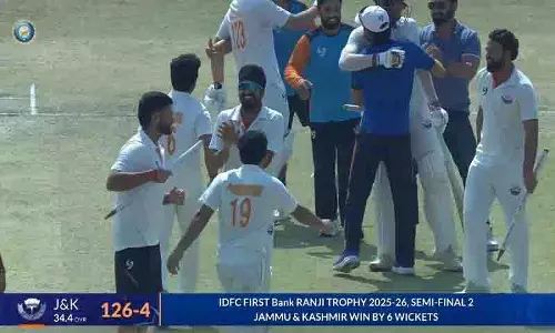Jammu Kashmir ने पहली बार रणजी ट्रॉफी के फाइनल में जगह बनाई, सेमीफाइनल में बंगाल को 6 विकेट से हराया Jammu Kashmir ने पहली बार रणजी ट्रॉफी के फाइनल में जगह बनाई, सेमीफाइनल में बंगाल को 6 विकेट से हराया