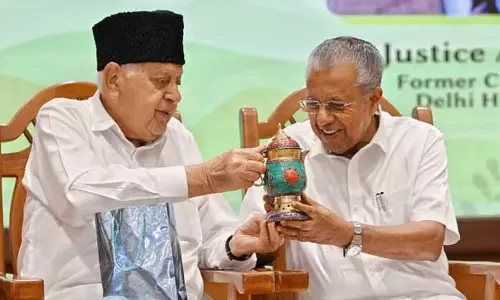 फारूक ने Kashmir में शांति के लिए राष्ट्रीय एकता की मांग की
