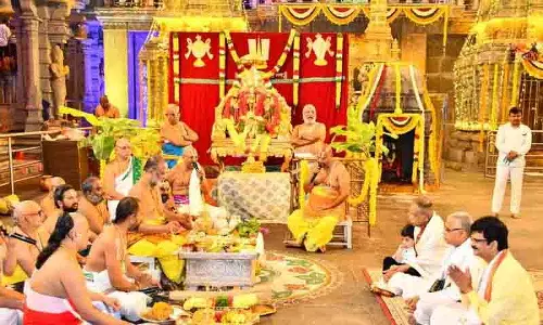 Yadadri Brahmotsavams की शुरुआत धूमधाम से हुई Yadadri Brahmotsavams की शुरुआत धूमधाम से हुई