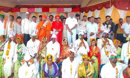 Hungunda: सामूहिक विवाह ,15 जोड़ों ने शादी की