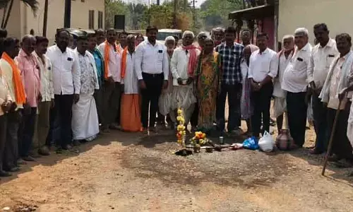 Kalaghatagi : ₹25 लाख की ग्रांट से बनी सड़क का उद्घाटन Kalaghatagi : ₹25 लाख की ग्रांट से बनी सड़क का उद्घाटन