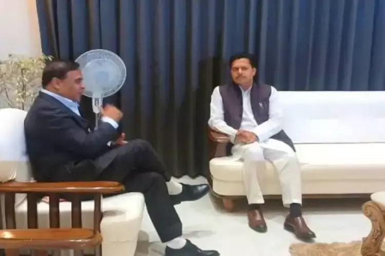 Guwahati: सरमा-बोरा की मुलाकात से सियासी अटकलें तेज Guwahati: सरमा-बोरा की मुलाकात से सियासी अटकलें तेज