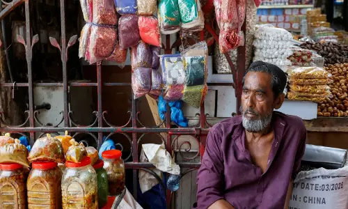 Pakistan में रमजान के दौरान महंगाई ने नीतिगत गतिरोध उजागर किया