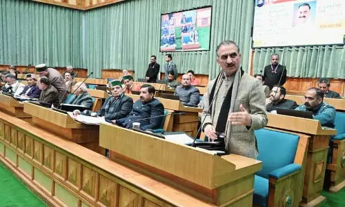 Himachal विधानसभा सत्र में, अनुदान में कटौती पर सदन में हंगामा Himachal विधानसभा सत्र में, अनुदान में कटौती पर सदन में हंगामा