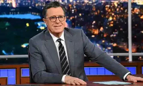 Stephen Colbert का कहना है कि CBS ने डेमोक्रेटिक उम्मीदवार की मौजूदगी को ब्लॉक कर दिया