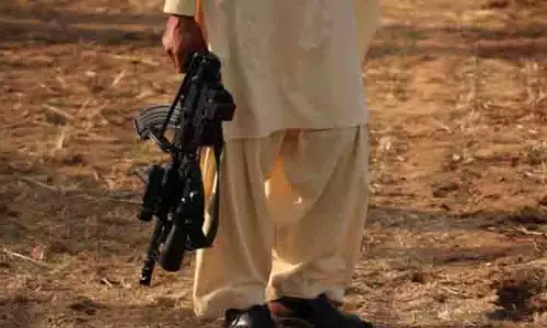 सऊदी अरब की मध्यस्थता में Taliban ने तीन पाकिस्तानी सैनिकों को रिहा किया सऊदी अरब की मध्यस्थता में Taliban ने तीन पाकिस्तानी सैनिकों को रिहा किया