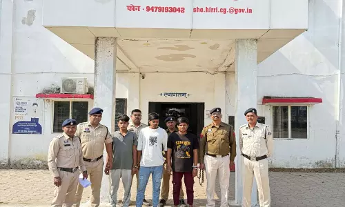 हाईवे पर ट्रक ड्राइवर से लूटपाट करने वाले गिरोह के तीन सदस्य गिरफ्तार हाईवे पर ट्रक ड्राइवर से लूटपाट करने वाले गिरोह के तीन सदस्य गिरफ्तार