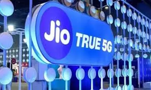 AI टैलेंट रखने वालों को Reliance Jio का खुला निमंत्रण, बिना किसी झंझट के मिलेगी जॉब! AI टैलेंट रखने वालों को Reliance Jio का खुला निमंत्रण, बिना किसी झंझट के मिलेगी जॉब!