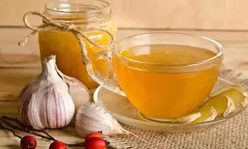 रोज़ाना Garlic Tea पीने से हाई बीपी कम होता है, जानें इसे बनाने का तरीका रोज़ाना Garlic Tea पीने से हाई बीपी कम होता है, जानें इसे बनाने का तरीका