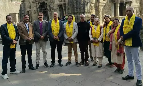 Mandi: नगर निगम मंडी के पार्षदों ने हैरिटेज वॉक में भाग लिया Mandi: नगर निगम मंडी के पार्षदों ने हैरिटेज वॉक में भाग लिया