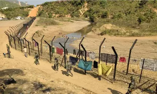 इंडो-Myanmar बॉर्डर पर आर्मी ने 2.6 किमी इलाके से IED और बम नष्ट किए इंडो-Myanmar बॉर्डर पर आर्मी ने 2.6 किमी इलाके से IED और बम नष्ट किए