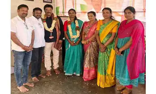 Miryalaguda नगरपालिका अध्यक्ष को श्रद्धांजलि