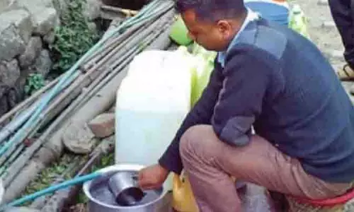 जल संकट के डर से पहाड़ी लोग Chatak के ज़रिए बारिश की प्रार्थना करते जल संकट के डर से पहाड़ी लोग Chatak के ज़रिए बारिश की प्रार्थना करते