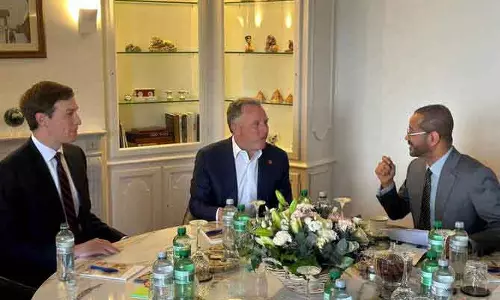 Trump के दूतों ने जिनेवा में ईरान और यूक्रेन दोनों पर संभाली बातचीत Trump के दूतों ने जिनेवा में ईरान और यूक्रेन दोनों पर संभाली बातचीत
