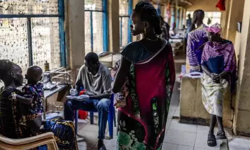 साउथ Sudan में कॉन्फ्लिक्ट: 18 महीने का बच्चा घायल, माँ की मौत साउथ Sudan में कॉन्फ्लिक्ट: 18 महीने का बच्चा घायल, माँ की मौत