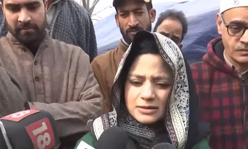 PDP की इल्तिजा मुफ्ती ने जम्मू-कश्मीर क्रिकेट टीम को रणजी ट्रॉफी फाइनल में क्वालीफाई करने पर बधाई दी PDP की इल्तिजा मुफ्ती ने जम्मू-कश्मीर क्रिकेट टीम को रणजी ट्रॉफी फाइनल में क्वालीफाई करने पर बधाई दी