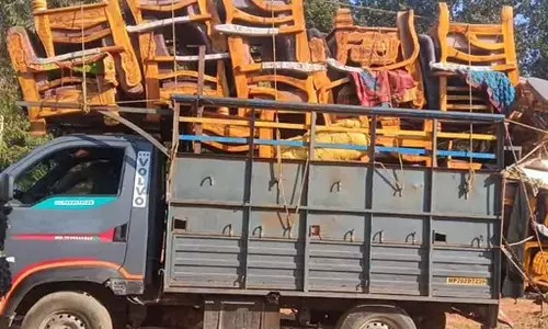 ओवरलोड वाहन पर कार्रवाई, ‘बड़ा दोस्त’ पर 20 हजार का जुर्माना, पुलिस की सख्ती