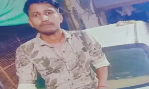 दुकान के बाहर खड़े युवक की हत्या, दोस्तों ने घेरकर पीछे से चाकू मारा, आरोपी फरार