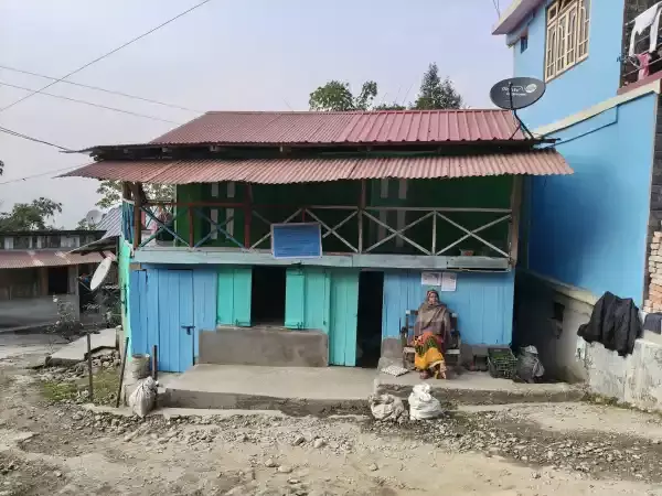 विरासत और शोषण के बीच: दार्जिलिंग चाय के पीछे छिपी जिंदगियां विरासत और शोषण के बीच: दार्जिलिंग चाय के पीछे छिपी जिंदगियां
