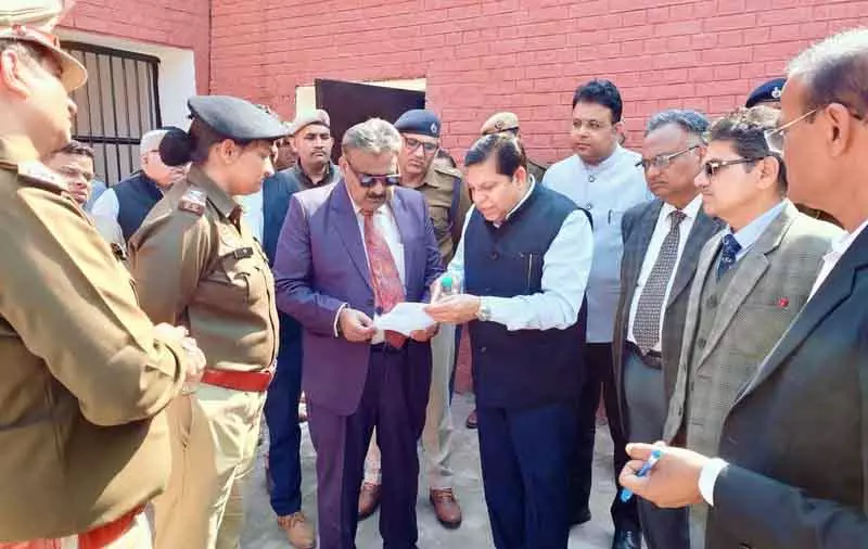 Hisar ह्यूमन राइट्स पैनल ने रिव्यू मीटिंग की, जींद जेल में सुविधाओं का इंस्पेक्शन किया Hisar ह्यूमन राइट्स पैनल ने रिव्यू मीटिंग की, जींद जेल में सुविधाओं का इंस्पेक्शन किया