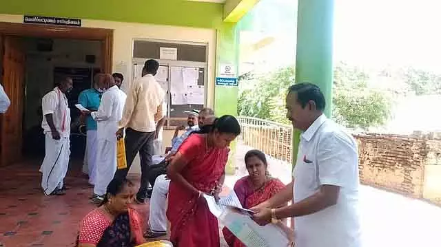 Tamil Nadu : महिलाओं के नाम पर प्रॉपर्टी रजिस्टर्ड होने पर छूट: 3.71 लाख का फ़ायदा Tamil Nadu : महिलाओं के नाम पर प्रॉपर्टी रजिस्टर्ड होने पर छूट: 3.71 लाख का फ़ायदा