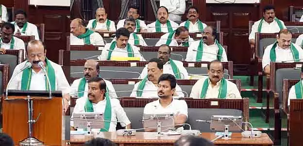 लाल तिपतिया घास की उत्पादन क्षमता में Tamil Nadu पहले स्थान पर है लाल तिपतिया घास की उत्पादन क्षमता में Tamil Nadu पहले स्थान पर है
