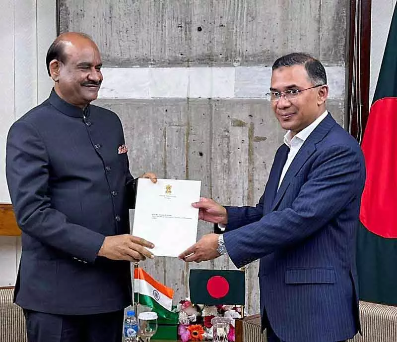 तारिक रहमान ने बांग्लादेश की कमान संभाली, PM मोदी को मिला न्योता तारिक रहमान ने बांग्लादेश की कमान संभाली, PM मोदी को मिला न्योता