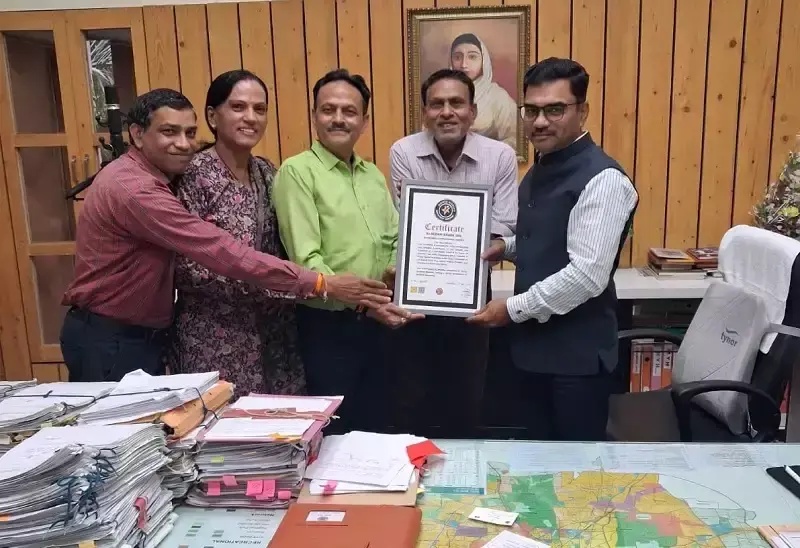 Indore: आकाशवाणी की उपलब्धि पर अधिकारियों का सकारात्मक रुख Indore: आकाशवाणी की उपलब्धि पर अधिकारियों का सकारात्मक रुख