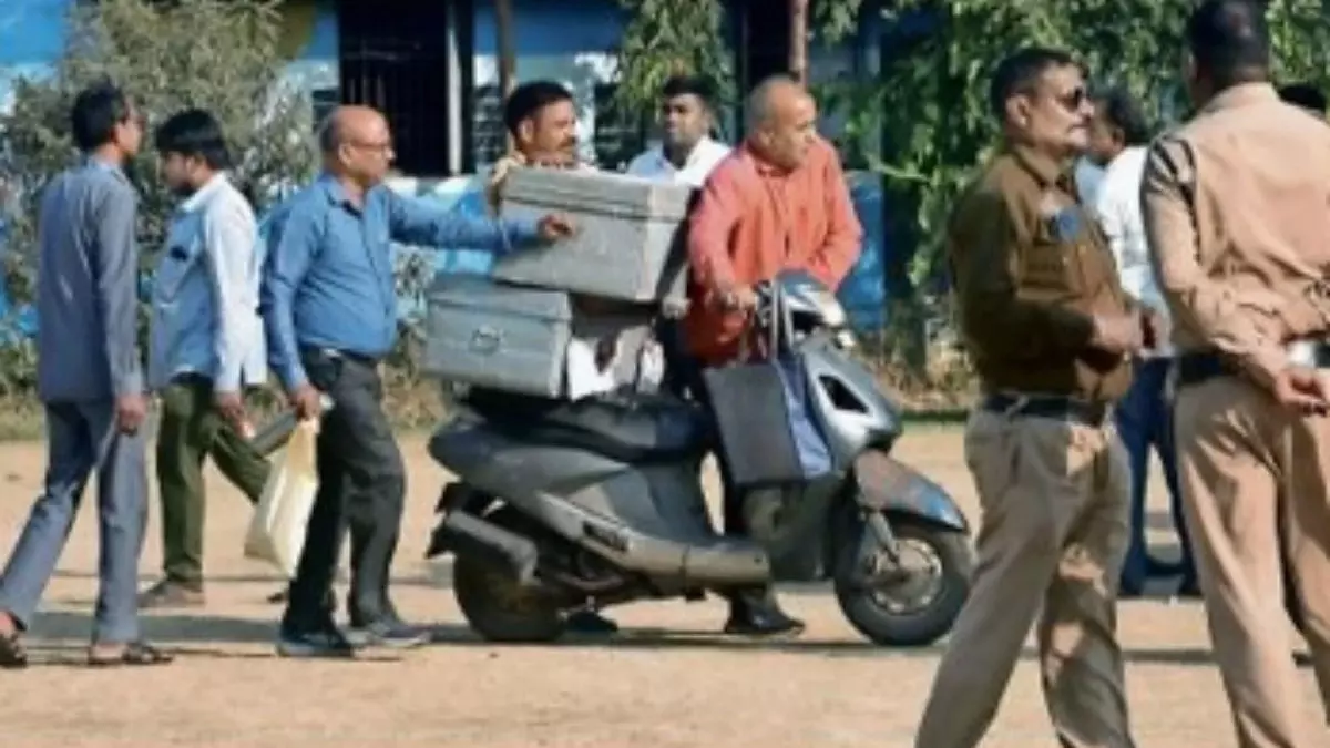 माशिमं की लापरवाही, गोपनीयता नहीं बरती जा रही बोर्ड प्रश्नपत्र वितरण में माशिमं की लापरवाही, गोपनीयता नहीं बरती जा रही बोर्ड प्रश्नपत्र वितरण में