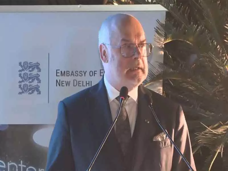Estonian President ने भारत के साथ पुराने रिश्तों की तारीफ़ की, AI और ग्रीन टेक में सहयोग बढ़ाने की मांग की Estonian President ने भारत के साथ पुराने रिश्तों की तारीफ़ की, AI और ग्रीन टेक में सहयोग बढ़ाने की मांग की