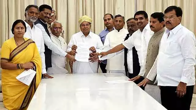 SC इंटरनल रिजर्वेशन बिल: गवर्नर से मंज़ूरी की रिक्वेस्ट SC इंटरनल रिजर्वेशन बिल: गवर्नर से मंज़ूरी की रिक्वेस्ट
