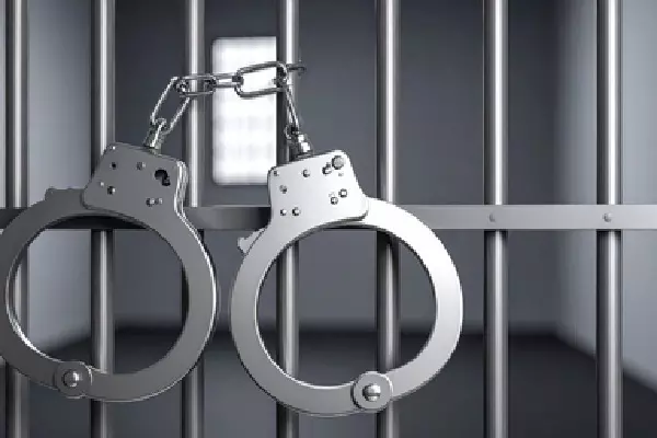 Odisha में यौन शोषण के दो अलग-अलग मामलों में दो लोगों को 20 साल की सज़ा सुनाई गई Odisha में यौन शोषण के दो अलग-अलग मामलों में दो लोगों को 20 साल की सज़ा सुनाई गई