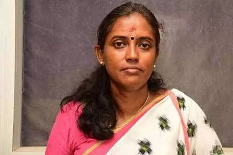 करूर पुलिस ने MP ज्योति मणि पर टिप्पणी को लेकर BJP जिला अध्यक्ष के खिलाफ मामला दर्ज किया करूर पुलिस ने MP ज्योति मणि पर टिप्पणी को लेकर BJP जिला अध्यक्ष के खिलाफ मामला दर्ज किया
