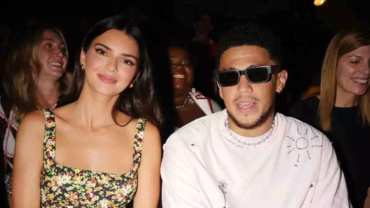 क्या Kendall Jenner के एक्स बॉयफ्रेंड डेविन बुकर ने दूसरे एक्स बैड बनी पर कटाक्ष किया? क्या Kendall Jenner के एक्स बॉयफ्रेंड डेविन बुकर ने दूसरे एक्स बैड बनी पर कटाक्ष किया?
