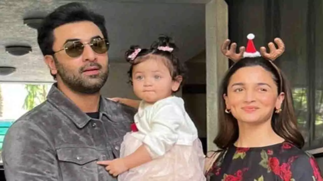 3 साल की उम्र में Raha Kapoor रणबीर और आलिया की विरासत को आगे बढ़ा रही 3 साल की उम्र में Raha Kapoor रणबीर और आलिया की विरासत को आगे बढ़ा रही