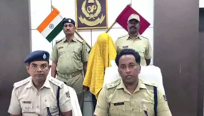 Kalahandi में मामूली बात पर गोली चलाने के आरोप में युवक गिरफ्तार Kalahandi में मामूली बात पर गोली चलाने के आरोप में युवक गिरफ्तार