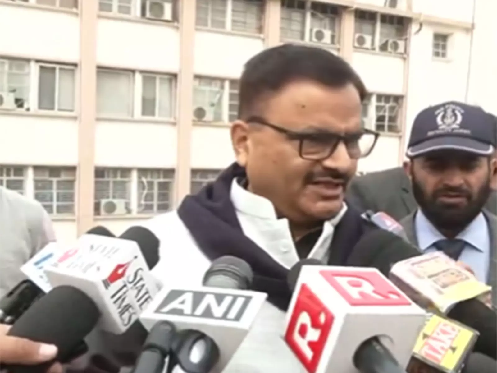बहुत देर हो चुकी है: J&K के मंत्री जावेद राणा ने राज्य का दर्जा तुरंत बहाल करने की अपील की बहुत देर हो चुकी है: J&K के मंत्री जावेद राणा ने राज्य का दर्जा तुरंत बहाल करने की अपील की