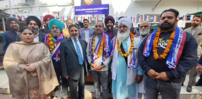 बुखारी ने J&K को एकजुट करने की वकालत की, अलग जम्मू राज्य की मांग की आलोचना की बुखारी ने J&K को एकजुट करने की वकालत की, अलग जम्मू राज्य की मांग की आलोचना की