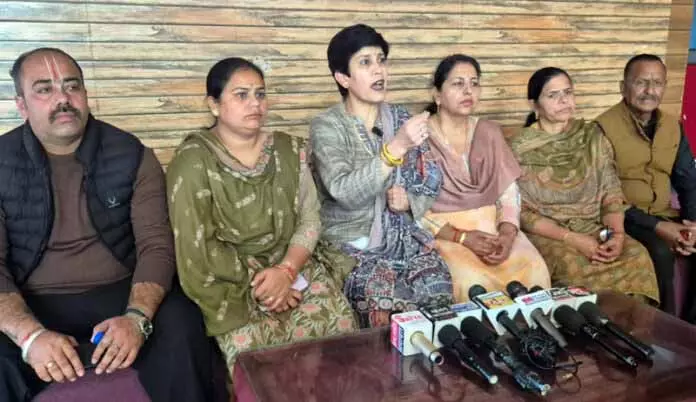 Rajni ने बिश्नाह अपराध में सख्त कार्रवाई और कड़ी सज़ा की मांग की Rajni ने बिश्नाह अपराध में सख्त कार्रवाई और कड़ी सज़ा की मांग की