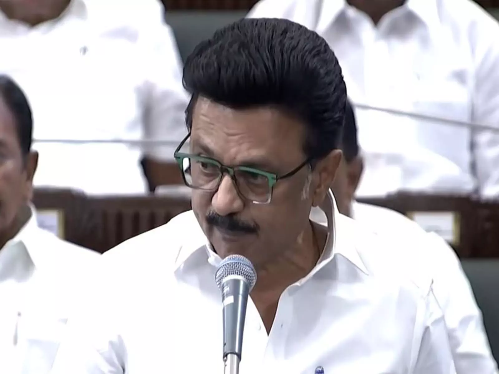 संविधान में संशोधन होना चाहिए, सभी राज्यों को स्वायत्तता मिलनी चाहिए...: MK Stalin संविधान में संशोधन होना चाहिए, सभी राज्यों को स्वायत्तता मिलनी चाहिए...: MK Stalin