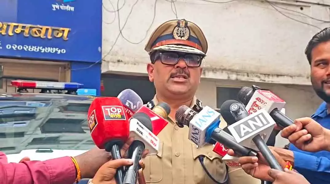 Pune : महिला को सुनसान जगह पर ले जाकर पत्थर की खदान में मारपीट कर मार डाला; छह आरोपी गिरफ्तार Pune : महिला को सुनसान जगह पर ले जाकर पत्थर की खदान में मारपीट कर मार डाला; छह आरोपी गिरफ्तार