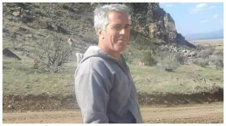 Jeffrey Epstein के आसपास इतने सारे शक्तिशाली लोग चुप क्यों रहे? Jeffrey Epstein के आसपास इतने सारे शक्तिशाली लोग चुप क्यों रहे?