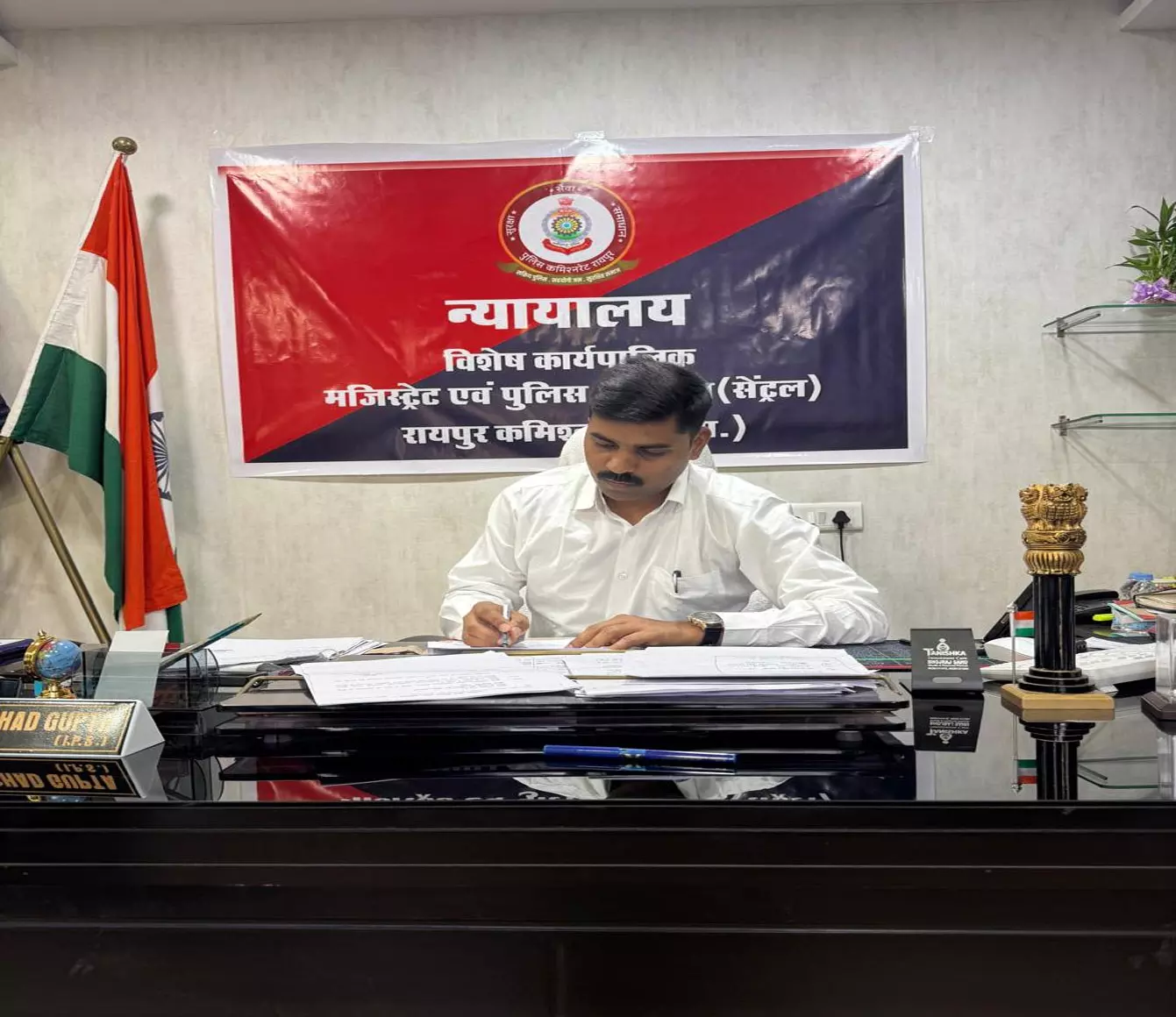 कमिश्नरेट रायपुर में डीसीपी कोर्ट की कार्यवाही शुरू कमिश्नरेट रायपुर में डीसीपी कोर्ट की कार्यवाही शुरू
