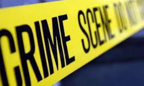 खेत में बेसुध मिले प्रेमी युगल, जहरखुरानी की आशंका खेत में बेसुध मिले प्रेमी युगल, जहरखुरानी की आशंका