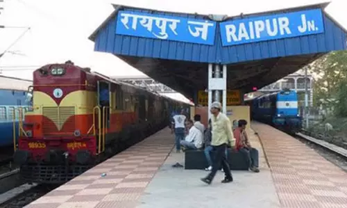 यात्रीगण ध्यान दें, सभी रूट पर होली स्पेशल ट्रेन दौड़ेगी यात्रीगण ध्यान दें, सभी रूट पर होली स्पेशल ट्रेन दौड़ेगी